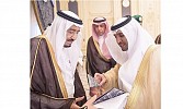 خادم الحرمين الشريفين يستقبل مصنّع الساعات السعودي الأول
