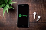 Spotify rolls out real-time lyrics on Google Nest Hub