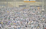 Pilgrims throng Arafat for peak of Haj