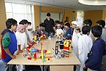 طلاب المدرسة الأساسية في دولة الإمارات العربية المتحدة يبنون روبوتات ضمن أسبوع الابتكار